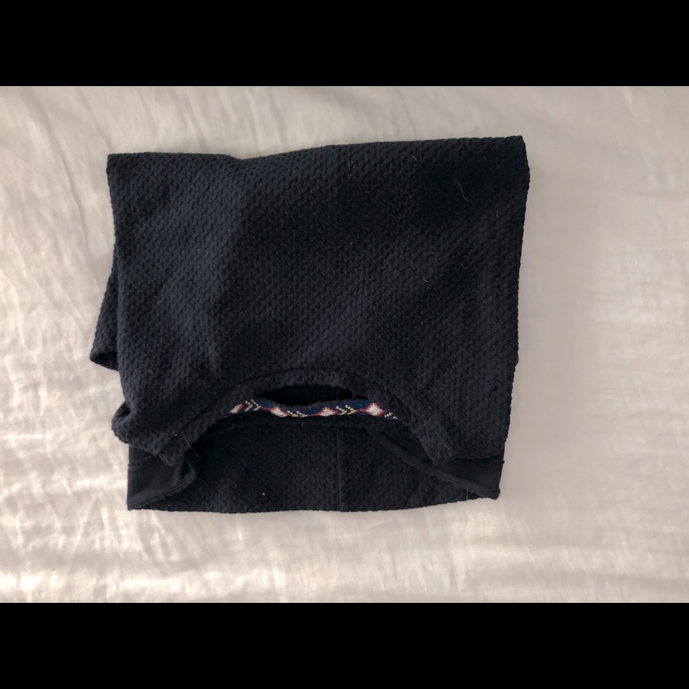 Super cute Deletta navy blouse!